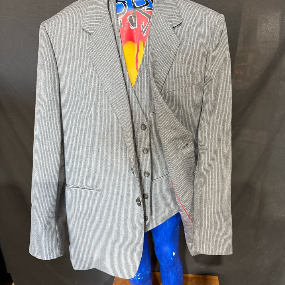 Gray Men's Pinstriped 3pc Suit